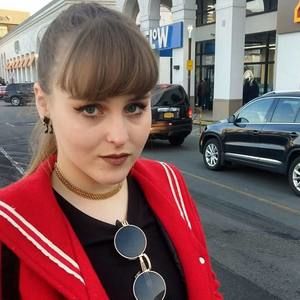 Meet your Posher, Emily